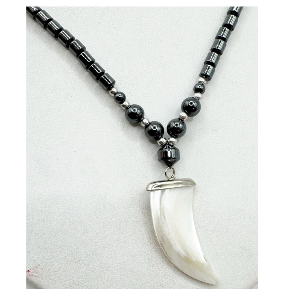 Vintage hematite and mother of pearl tusk beaded necklace barrel clasp 18”